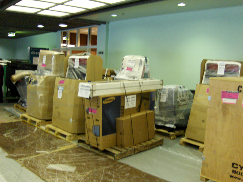 Illustration for article titled First Peek At E3 2008 (Boxes And Furniture Crap)